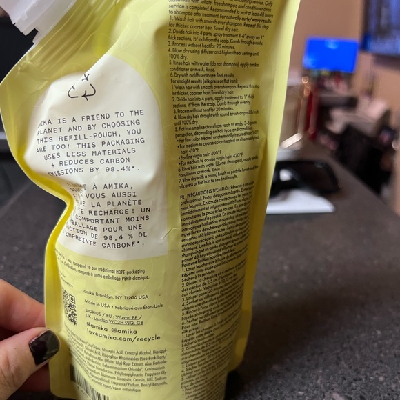 NEW! Amika PRO Smooth Over frizz treatment LARGE SIZE 16.9 OZ HUGE size - Picture 3 of 3